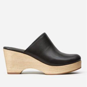 EVERLANE - Leather and Wood Clogs - Size Women's 8.5